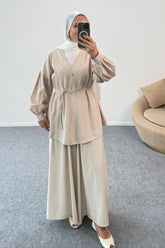 Büzgülü Balon Kollu Kemer Detaylı Bluz ve Geniş Paça Pantolonlu İkili Takım 8882 - Bej